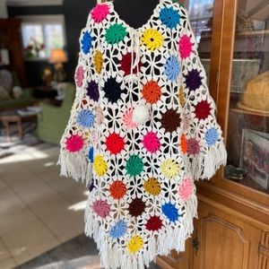 🌈 Vintage crocheted rainbow colorful poncho